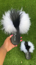 Load image into Gallery viewer, Skunk
